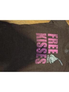 Hershey’s Chocolate Free Kisses Vintage T Shirt Cute! GUC by TnT